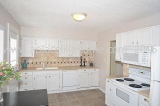 4931 Canterbury Rd, Shawnee Mission KS  66205-1620 exterior