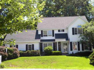 1 New York Ct, Schenectady, NY 12148-1350