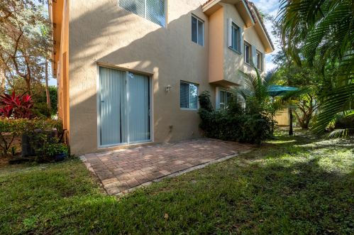 3239 Scarletta Dr, West Palm Beach, FL 33404-1863