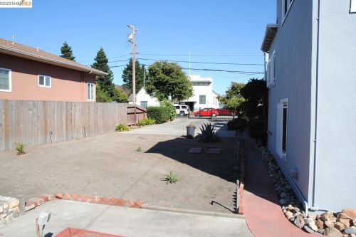 16497 Kent Ave, San Lorenzo CA  94580-1230 exterior
