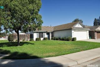 302 Burns Creek Dr, Waterford, CA 95386-9417