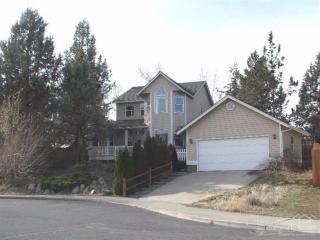 2555 Longfellow Ct, Bend, OR 97701-3651