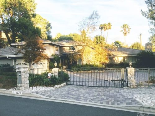 2245 Richey Dr, La Canada, CA 91011-1350