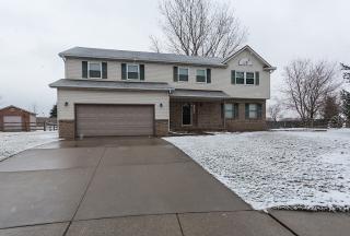 2272 Maple Tree Dr, Maumee, OH 43537-2367