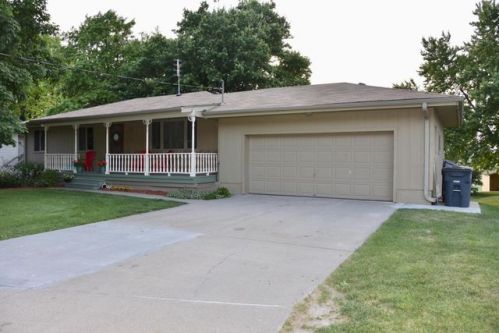 11 Countryside Dr, Treynor IA  51575-5006 exterior
