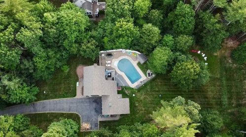 16 Cooper Dr, Fremont, NH 03044-3517