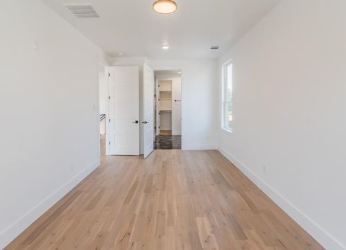 2036 Calypso St, Dallas TX 75212-1720 exterior