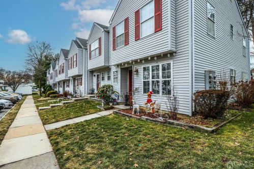 808 Darlington Dr, Old Bridge, NJ 08857-3200