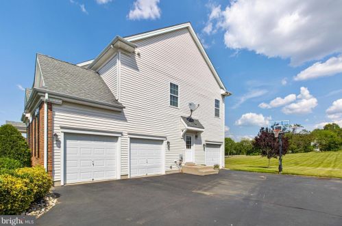 6 Nicole Ct, Swedesboro NJ  08085-3448 exterior