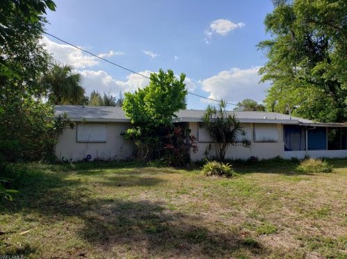 102 Lincoln Ave, Lehigh Acres, FL 33936-6350