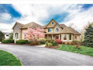 311 Angela Ct, Nazareth, PA 18064-8202