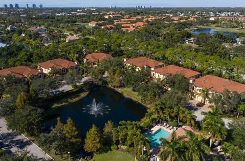 27000 Adriana Cir, Bonita Springs, FL 34135-6520