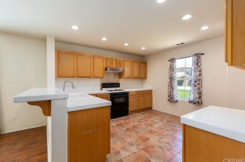 3014 Via De Flores, Lancaster, CA 93535-6258