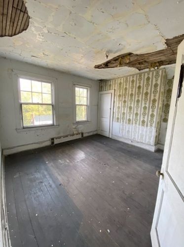 419 Maytide St, Pittsburgh PA  15227-1847 exterior