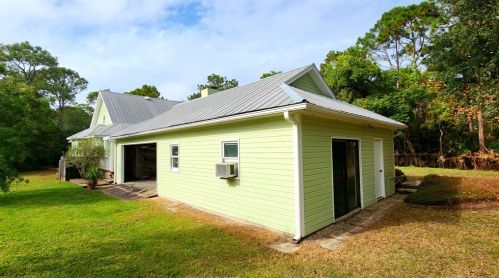 164 Bayshore Dr, Saint George Island FL  32328-3370 exterior