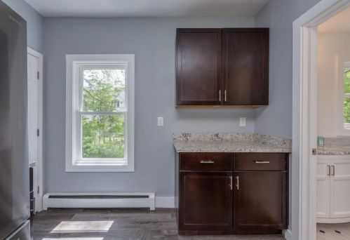 36 Charles St, Concord NH  03303-1528 exterior