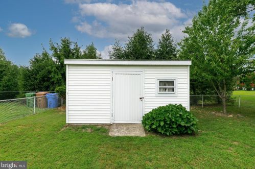 136 Franklin St, Auburn NJ  08085-1236 exterior