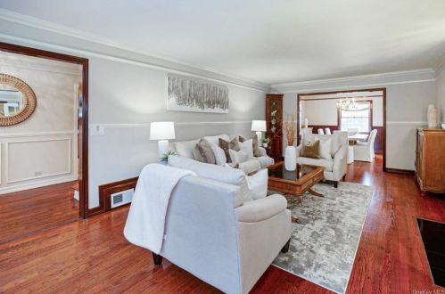 898 North St, White Plains NY  10605-4436 exterior