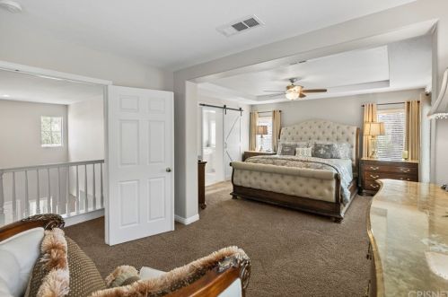 28531 Redwood Canyon Pl, Santa Clarita CA  91390-5723 exterior