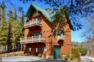 36 Heavens Gate Ln, Glenville, NC 28736-8387