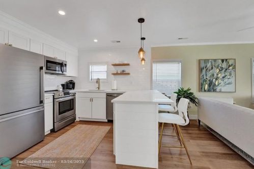 228 8th Ave, Delray Beach FL  33483-5523 exterior