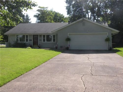 3377 Sandalwood Ct, Youngstown, OH 44511-2524