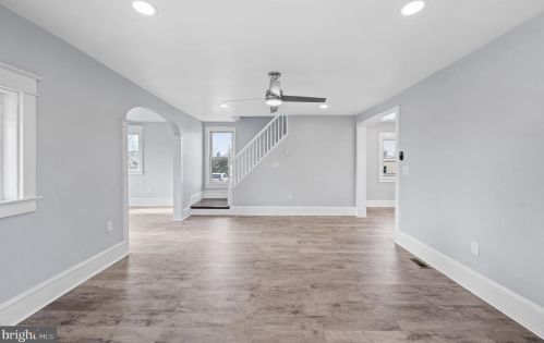 460 Crown Point Rd, West Deptford NJ  08086-2124 exterior