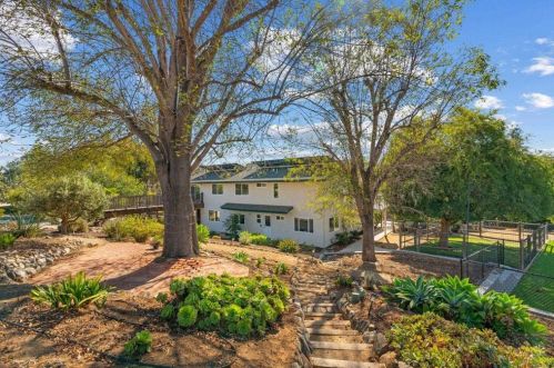 1322 Hamilton Ln, Escondido CA  92029-4316 exterior