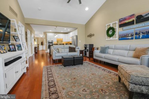 212 Hopewell Dr, Collegeville PA  19426-2852 exterior