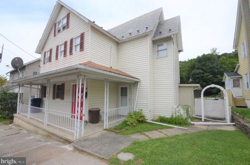 209 Messinger St, Bangor, PA 18013-2021