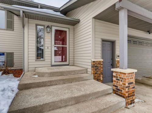609 7th St, Hudson, WI 54016-0017