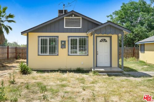 25257 Fisher St, San Bernardino, CA 92404-6322