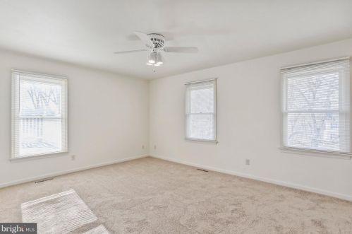 166 Hyde Park Ln, Charles Town WV  25414-4545 exterior