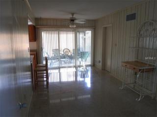 2850 Los Gatos Dr, Largo FL  33770-1705 exterior