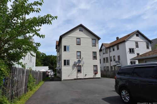 27 Thorniley St, New Britain, CT 06051-1636