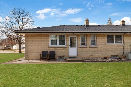 2127 16th Ave, Kenosha WI  53140-1817 exterior