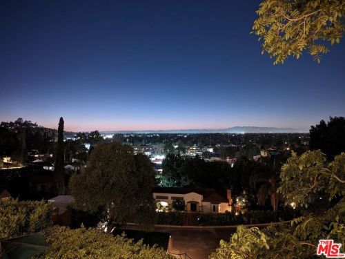11264 Sunshine Ter, North Hollywood CA  91604-3124 exterior
