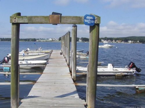 14 6th Ave, Waterford, CT 06385-1348