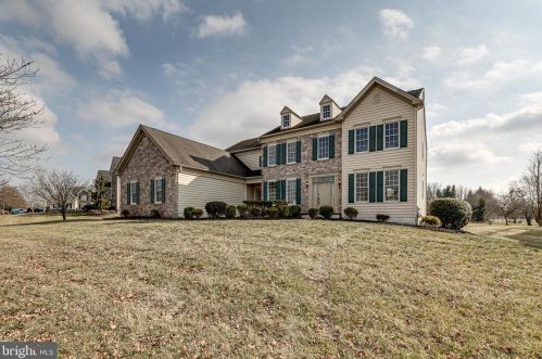 52 Waterton Dr, Bear, DE 19701-4918