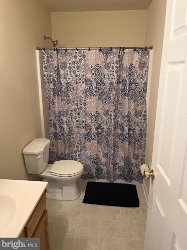 212 Ann St, Charles Town WV  25414-1604 exterior