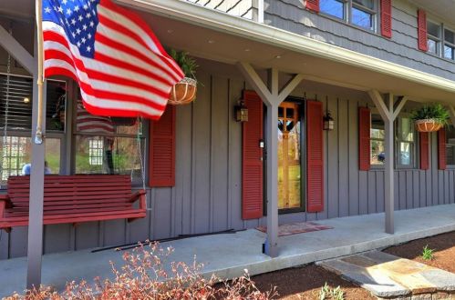 48 Old Coach Rd, Upper Stepney, CT 06468-3220