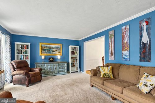 1426 Cellar Crk Way, Herndon VA  20170-2805 exterior