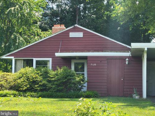 7135 Noland St, Falls Church, VA 22042-3515