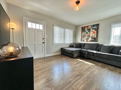 757 Redondo Ave, Long Beach CA  90804-5140 exterior