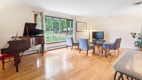 11 Conklin Ln, Warren NJ  07059-7010 exterior