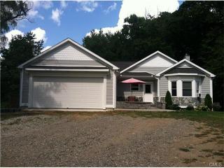2016 Huntington Rd, Stratford, CT 06614-1949