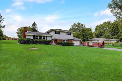 11315 Glenbrook Ln, Thiensville WI  53092-3113 exterior