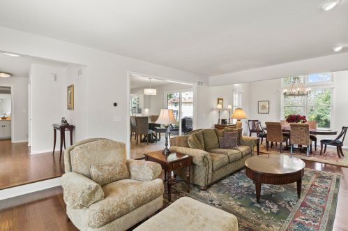 10733 De La Warr Cir, Thiensville, WI 53092-5068