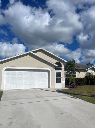 1033 Facet Ave, Fort Pierce, FL 34953-6788