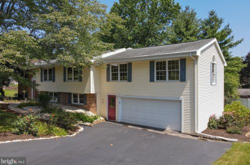 375 Pershing Dr, Molino, PA 17961-1621
